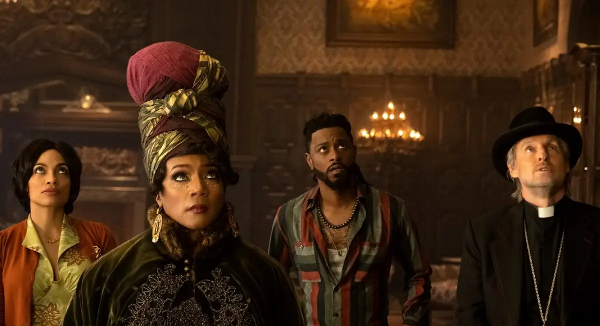 Mansão Assombrada : Existe uma cena pós-créditos no final ?