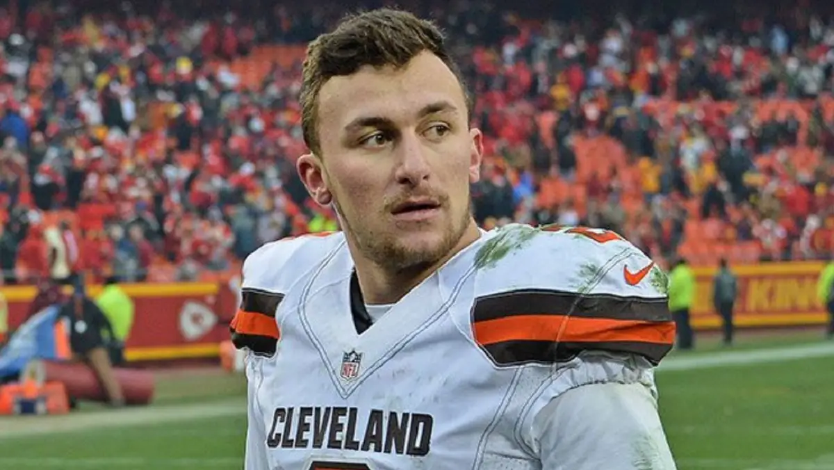 Histórias do Desporto : O que anda hoje Johnny Manziel a fazer ?